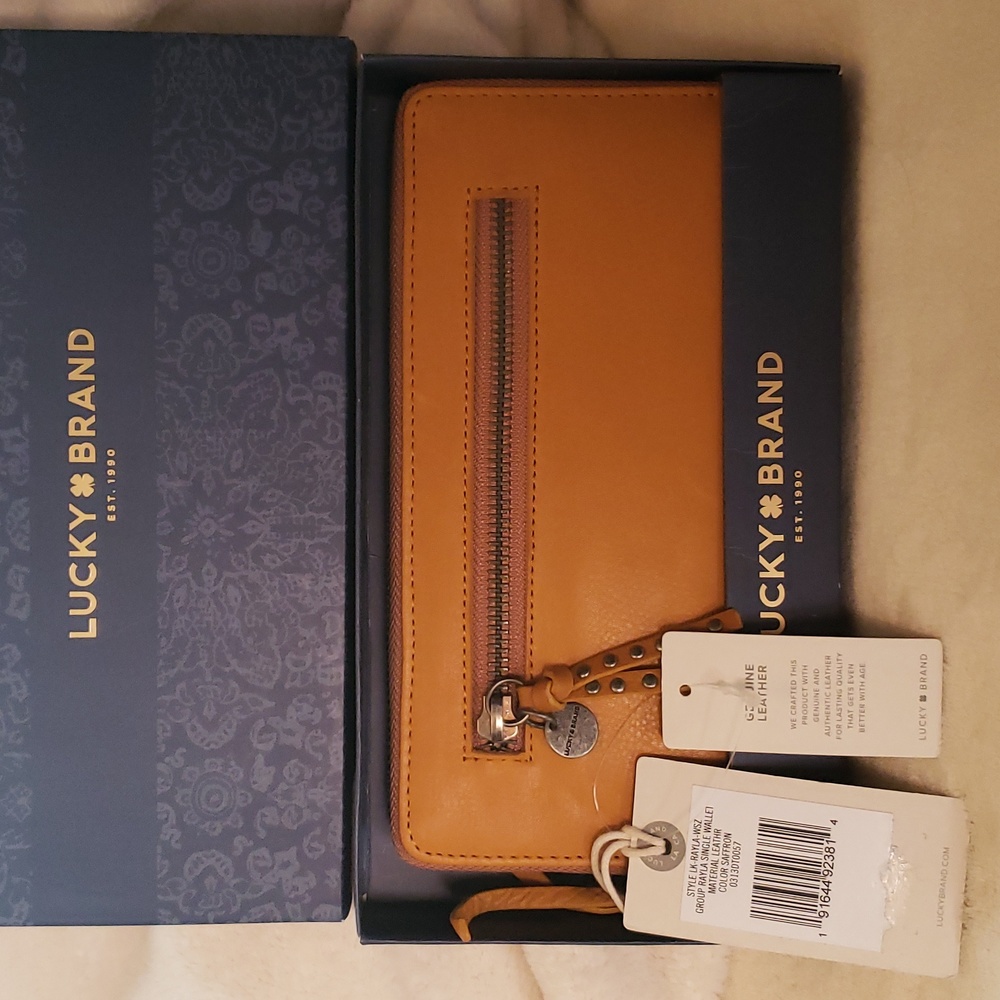 *NWT* Lucky Brand Leather Wallet